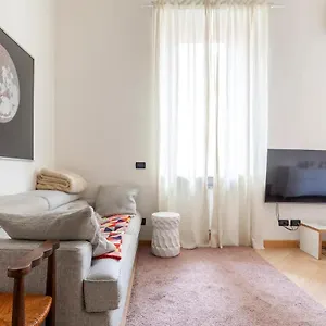 https://lovely-studio-heart-of-milan.italymilanhotels.net